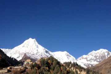 Manaslu Trek (Larke Pass) – 16 Days