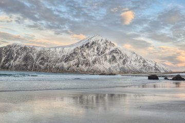 Randonnée en raquettes aux Lofoten avec un guide français